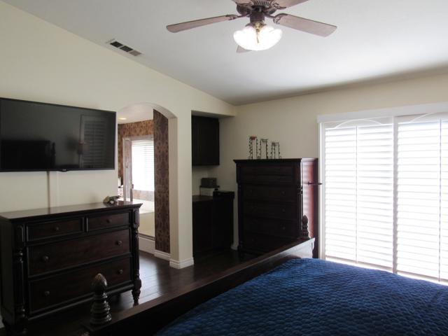 7420 Valley Meadow Avenue, Eastvale CA: https://media.crmls.org/mediaz/753a413d-0cc5-4695-929d-31bac4564839.jpg