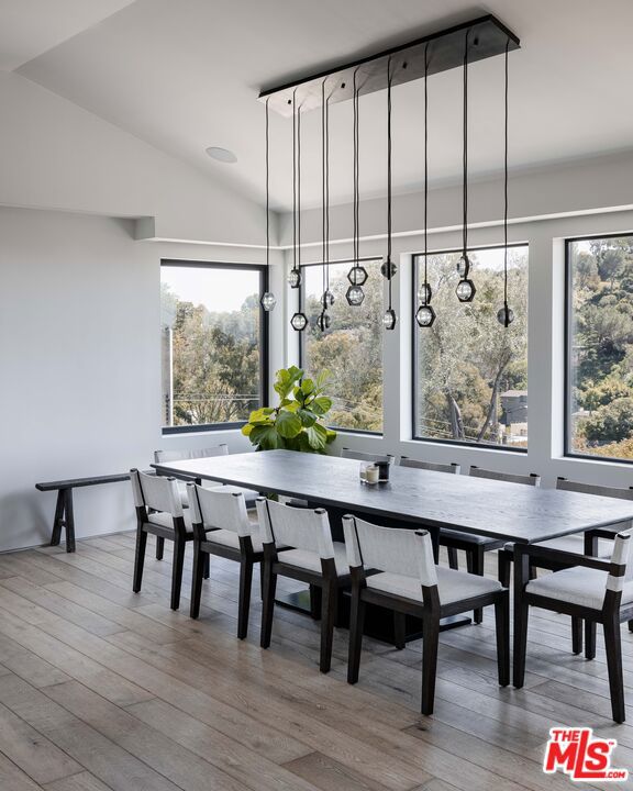 2532 Canyon Oak Dr, Los Angeles CA: https://media.crmls.org/mediaz/753a6422-e78f-4ba6-a0a4-45e3f6478111.jpg