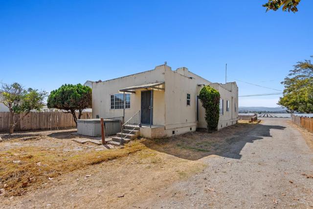 2022 Hitchcock Road, Salinas CA: https://media.crmls.org/mediaz/753a7ee9-968a-4082-b774-d9931ef1fbb9.jpg