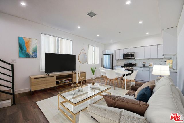 954 N Kingsley Drive, Los Angeles CA: https://media.crmls.org/mediaz/753b191b-27ae-4bfe-84f7-964578ac8997.jpg