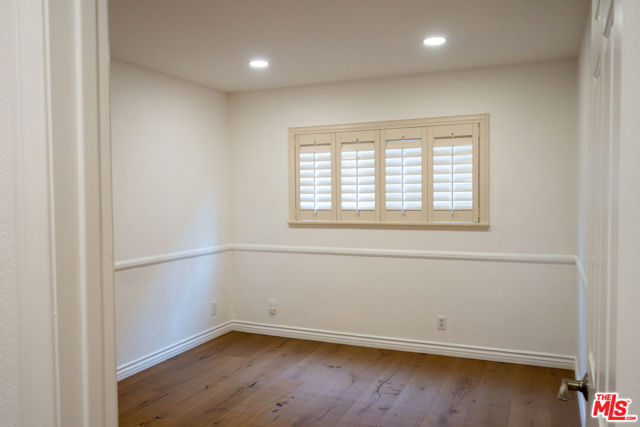4543 Willis Avenue, 102 photo 6