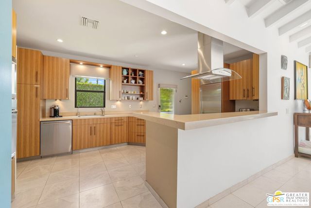 Image 22 of 57 For 311 Via Sol  