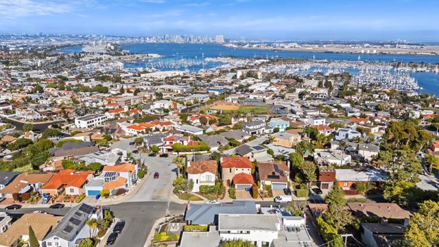 3301 Trumbull St, San Diego CA: https://media.crmls.org/mediaz/753be963-f747-4916-bde9-ef332dae53fa.jpg