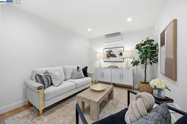 1520 4th st, Richmond CA: https://media.crmls.org/mediaz/753c60d8-2836-488f-95c6-52b35fcb6428.jpg