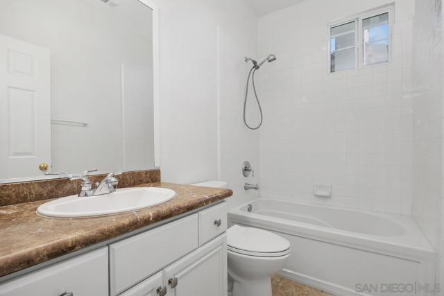 13800 Torrey Del Mar Dr, San Diego CA: https://media.crmls.org/mediaz/753c9f57-2c59-4fe1-98c2-8f9779c049a8.jpg