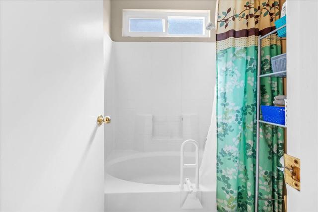 981 Marne Drive, Hollister CA: https://media.crmls.org/mediaz/753d5762-def8-4d89-a486-7ea677cba4c0.jpg