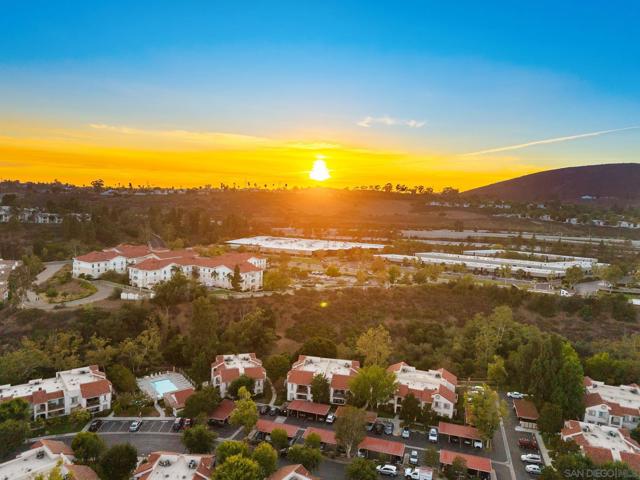 13034 Wimberly Sq, San Diego CA: https://media.crmls.org/mediaz/753da14d-b920-4165-be22-478e5ac7b0c7.jpg