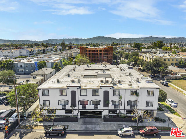 Image 18 of 32 For 5330 Satsuma Avenue