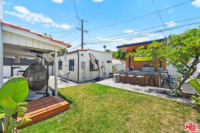 3871 Roxton Avenue, Los Angeles CA: https://media.crmls.org/mediaz/753dfc17-1b5b-4537-b59c-0e117af1b7cb.jpg