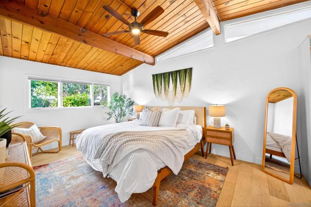 660 Cabrillo Ave, Coronado CA: https://media.crmls.org/mediaz/753e781d-91fc-4524-a8c3-fe835ca5fe72.jpg