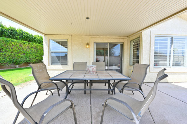 44950 Calle Santa Barbara, La Quinta CA: https://media.crmls.org/mediaz/753eee84-5129-4105-8e3f-d0040c30cc62.jpg
