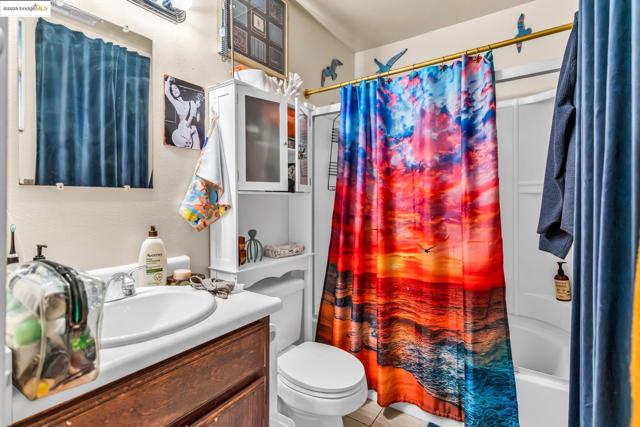 301 Country View Ln, Pleasant Hill CA: https://media.crmls.org/mediaz/753f792f-5c9c-499a-8a7a-5006ef4b91ae.jpg