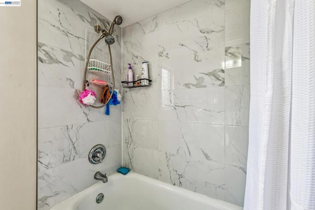 Image 19 of 23 For 2242 Santa Clara Ave