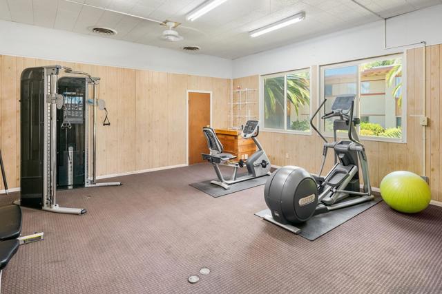 6816 Hyde Park Dr, San Diego CA: https://media.crmls.org/mediaz/754012c1-f4d7-42f9-9000-ead8f9e12b67.jpg