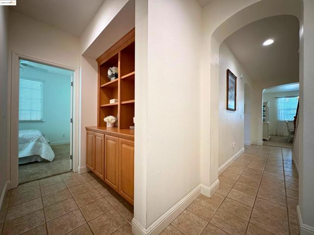 1327 Remington Ct, Tracy CA: https://media.crmls.org/mediaz/7540bb84-dad0-44be-bdd3-90035e6c38b5.jpg