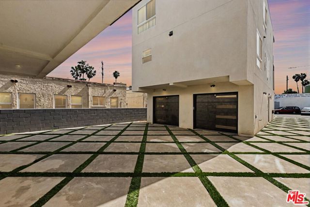 2700 Fletcher Drive, Los Angeles CA: https://media.crmls.org/mediaz/7541e7b4-2eef-4fe9-bb91-b51779d986b9.jpg