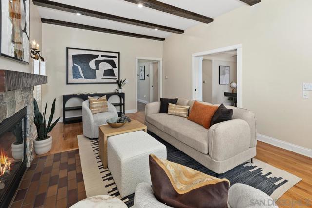 755 F Ave, Coronado CA: https://media.crmls.org/mediaz/7542aeba-2c10-4ce6-bffc-451ba5e43846.jpg