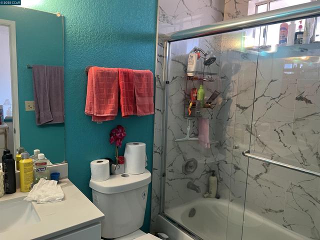 112 Westgate Cir, San Pablo CA: https://media.crmls.org/mediaz/7542e71c-2f8a-4d4d-8218-eb72a8c8dffa.jpg