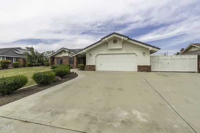 Detail Gallery Image 2 of 35 For 7608 Darrin Ave, Bakersfield,  CA 93308 - 3 Beds | 2 Baths