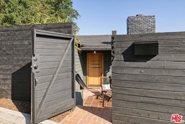 2467 Silver Ridge Avenue, Los Angeles CA: https://media.crmls.org/mediaz/754350d6-4363-4528-bb04-f7f023b203d3.jpg