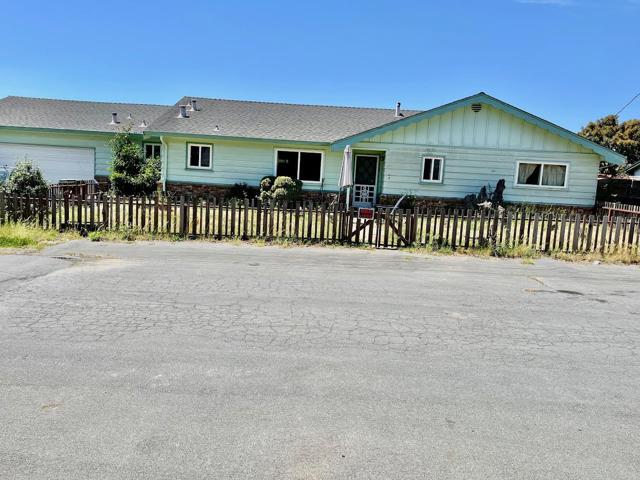 7 Valdez Lane, Watsonville CA: https://media.crmls.org/mediaz/75443c06-b2bc-4b5d-94c3-defb7fb67bce.jpg