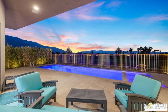 4321 Lumina Way, Palm Springs CA: https://media.crmls.org/mediaz/75446092-d44b-4cb4-abc3-d9826a1bada6.jpg