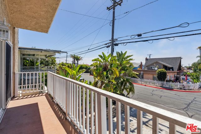 25051 La Cresta Drive, Dana Point CA: https://media.crmls.org/mediaz/75447c7a-775a-4cc9-b0ff-69ebfda19b6e.jpg
