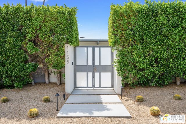 1155 E Paseo El Mirador, Palm Springs CA: https://media.crmls.org/mediaz/7545111f-0618-468a-9307-6b848fdf434e.jpg