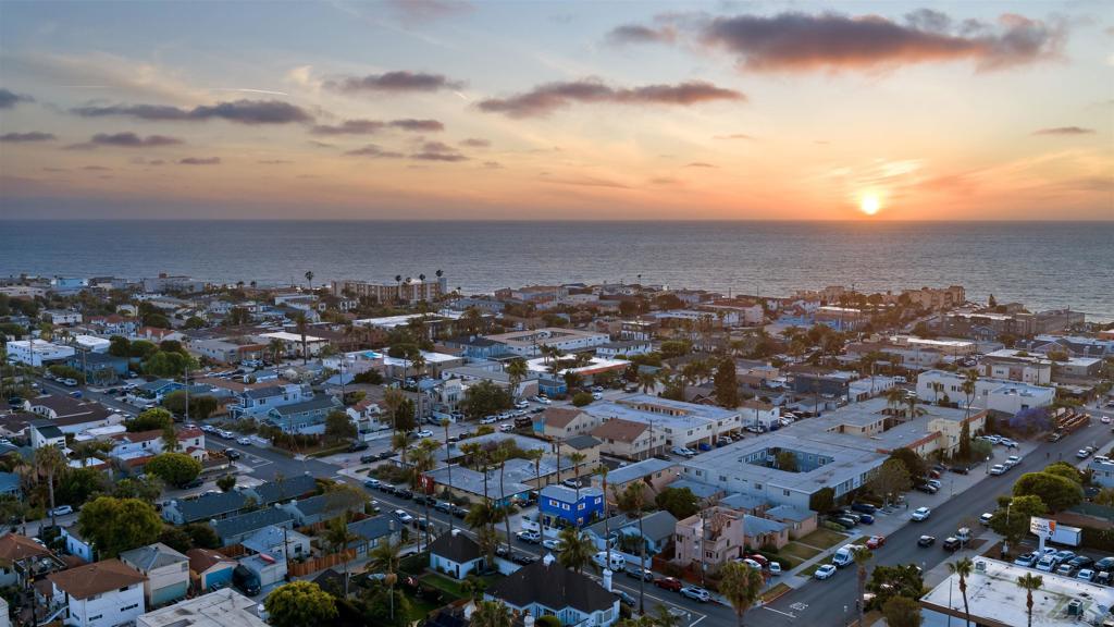 https://media.crmls.org/mediaz/7545169e-ac58-4ef0-9b59-462d9355d343.jpg?preset=X-Large