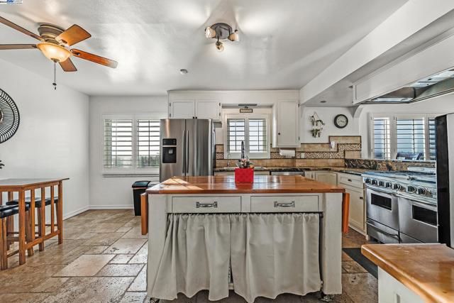 Image 15 of 60 For 1301 Juana Ave