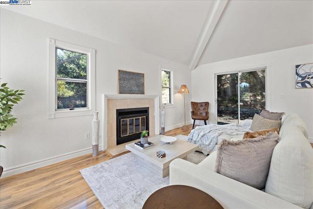 1218 Locust Dr, Vallejo CA: https://media.crmls.org/mediaz/75453f90-720c-4fc3-a29a-f7baed6cb962.jpg