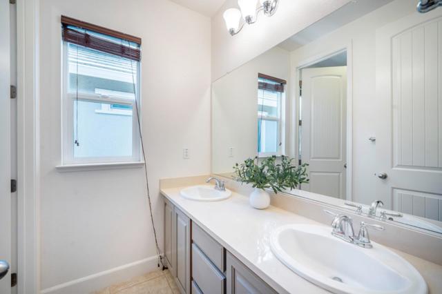 250 Robin Place, Gilroy CA: https://media.crmls.org/mediaz/7545635c-e524-4521-822e-dd36ac1af4a0.jpg