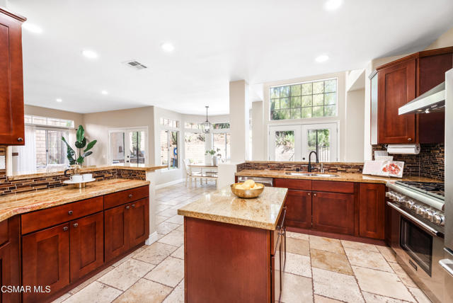 32711 Wellbrook Drive, Westlake Village CA: https://media.crmls.org/mediaz/7546f975-9621-4603-8d04-2fb8bd03e9c1.jpg