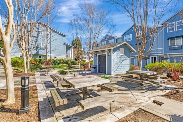 684 Grand Terrace, Hayward CA: https://media.crmls.org/mediaz/75470c19-d3f6-4e38-bfcf-51c79da0bf0f.jpg