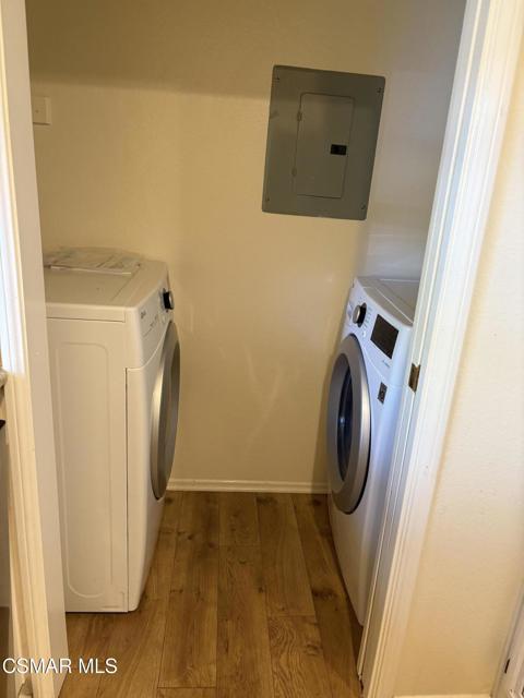 637 Indian Oak Lane, Oak Park CA: https://media.crmls.org/mediaz/7547788f-7191-42b9-b1e0-49eef77d2fc3.jpg