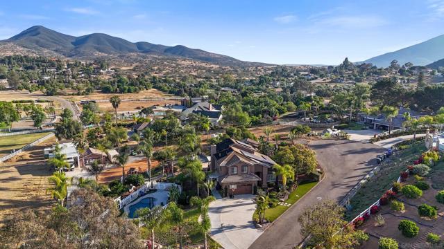13925 Illerongis Road, Jamul CA: https://media.crmls.org/mediaz/75482363-8eab-4114-afde-79620ed91e06.jpg