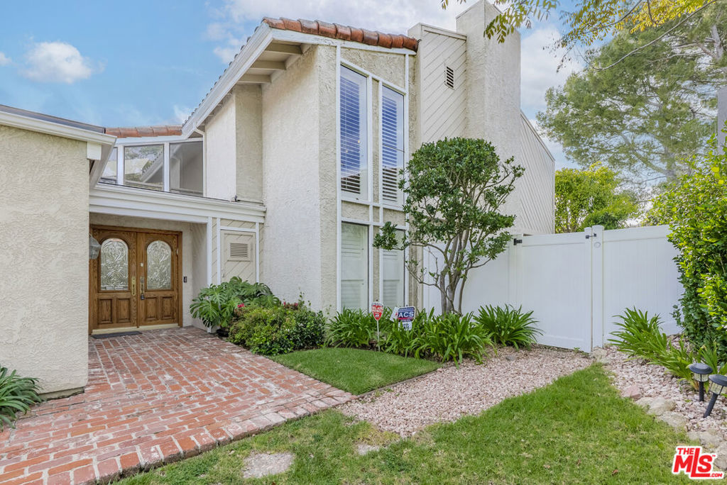 2637 Angelo Drive