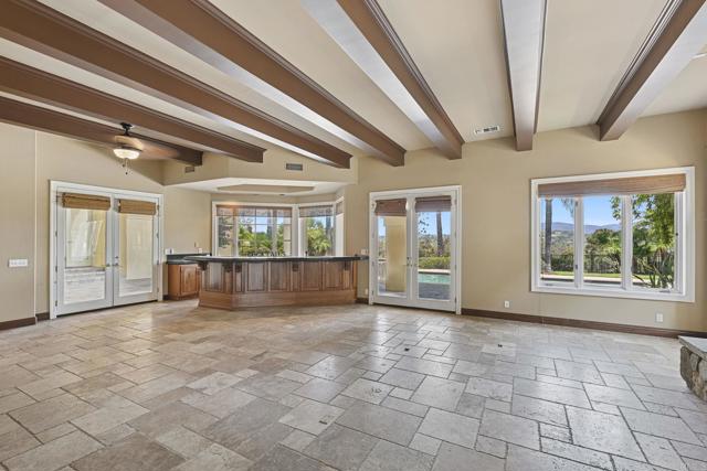 431 Flores de Oro, Rancho Santa Fe CA: https://media.crmls.org/mediaz/754881f4-d16d-4384-aad2-14cdcff3ae7c.jpg