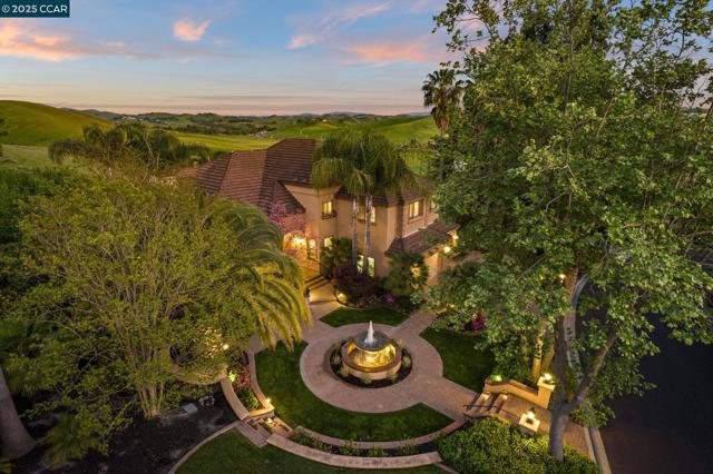 4640 Kingswood Dr, Danville CA: https://media.crmls.org/mediaz/7548d35c-5c9f-42d0-b490-8093bc4ac50b.jpg