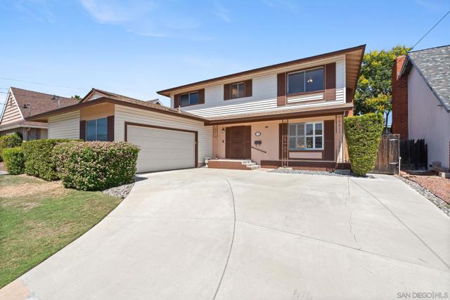7770 Blue Lake Dr, San Diego CA: https://media.crmls.org/mediaz/754903c5-dd7d-4fa0-b723-a2e3a36eb43d.jpg
