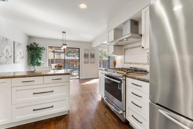40654 WOLCOTT PLACE, Fremont CA: https://media.crmls.org/mediaz/75491739-1a25-41f9-b1d2-500235518b96.jpg