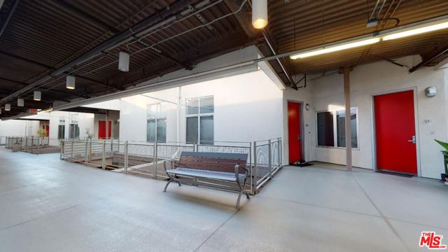 1130 S Flower Street, Los Angeles CA: https://media.crmls.org/mediaz/754a1d4c-eedd-4358-8f64-544e6688209e.jpg