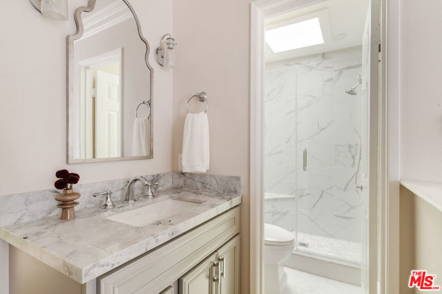 2641 Hartland Circle, Westlake Village CA: https://media.crmls.org/mediaz/754ac027-9a51-49a6-a139-72778dc54967.jpg