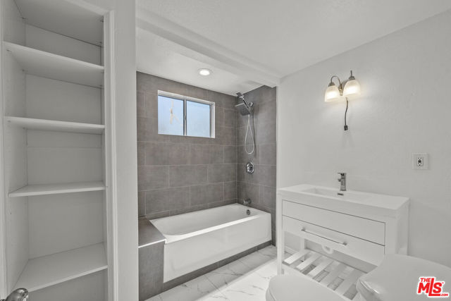 7853 Bothwell Road photo 19