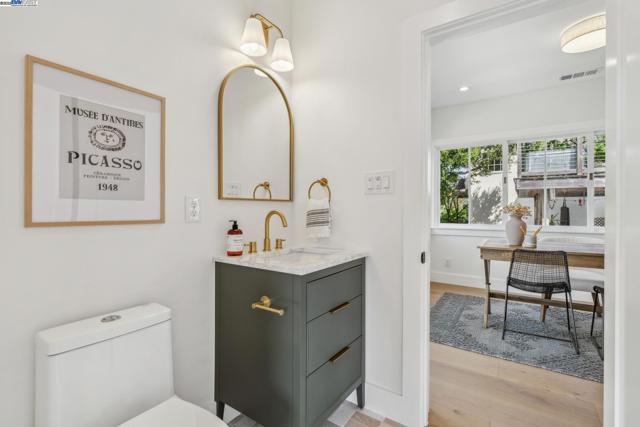 1129 WELLINGTON STREET, Oakland CA: https://media.crmls.org/mediaz/754b1fab-154d-4d26-a382-9aacf93fa742.jpg