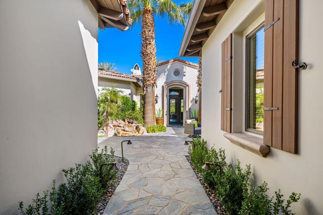 75836 Via Cortona, Indian Wells CA: https://media.crmls.org/mediaz/754b58d6-843a-4e13-9070-9764da6b7908.jpg