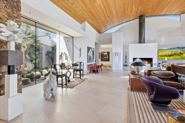 102 Waterford Circle, Rancho Mirage CA: https://media.crmls.org/mediaz/754c2783-77a1-42cf-8cf3-02d658fdca91.jpg