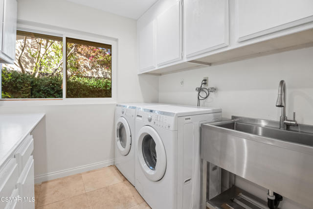 681 Triunfo Canyon Road, Westlake Village CA: https://media.crmls.org/mediaz/754ca0af-2f76-420d-ae5f-2c6a7cd486b8.jpg
