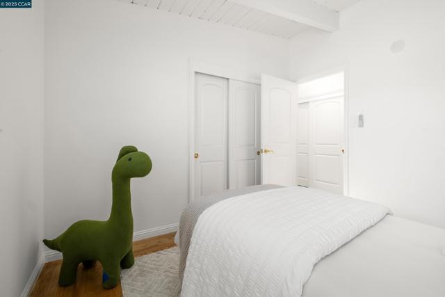 18977 Thornbury ave, Castro Valley CA: https://media.crmls.org/mediaz/754d467c-5467-43b1-9bfa-8462cf5cfa59.jpg