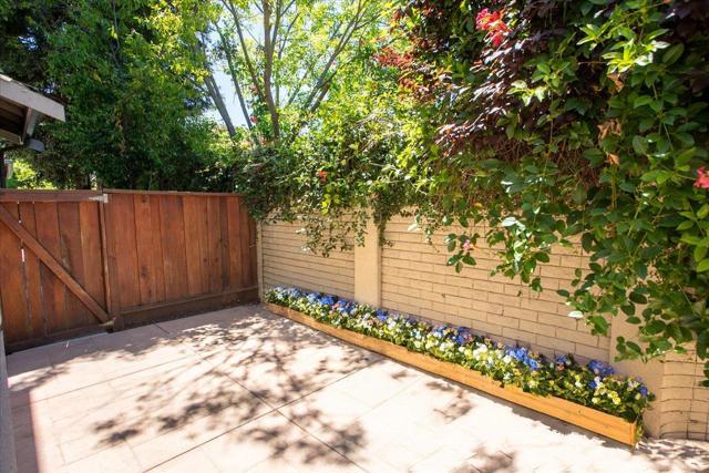 825 S 22nd Street, San Jose CA: https://media.crmls.org/mediaz/754e5394-1339-44fc-a09d-37e01cd4a18e.jpg